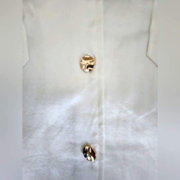 Calligraphie satin white blouse with gold buttons size Medium - Picture 5 of 6